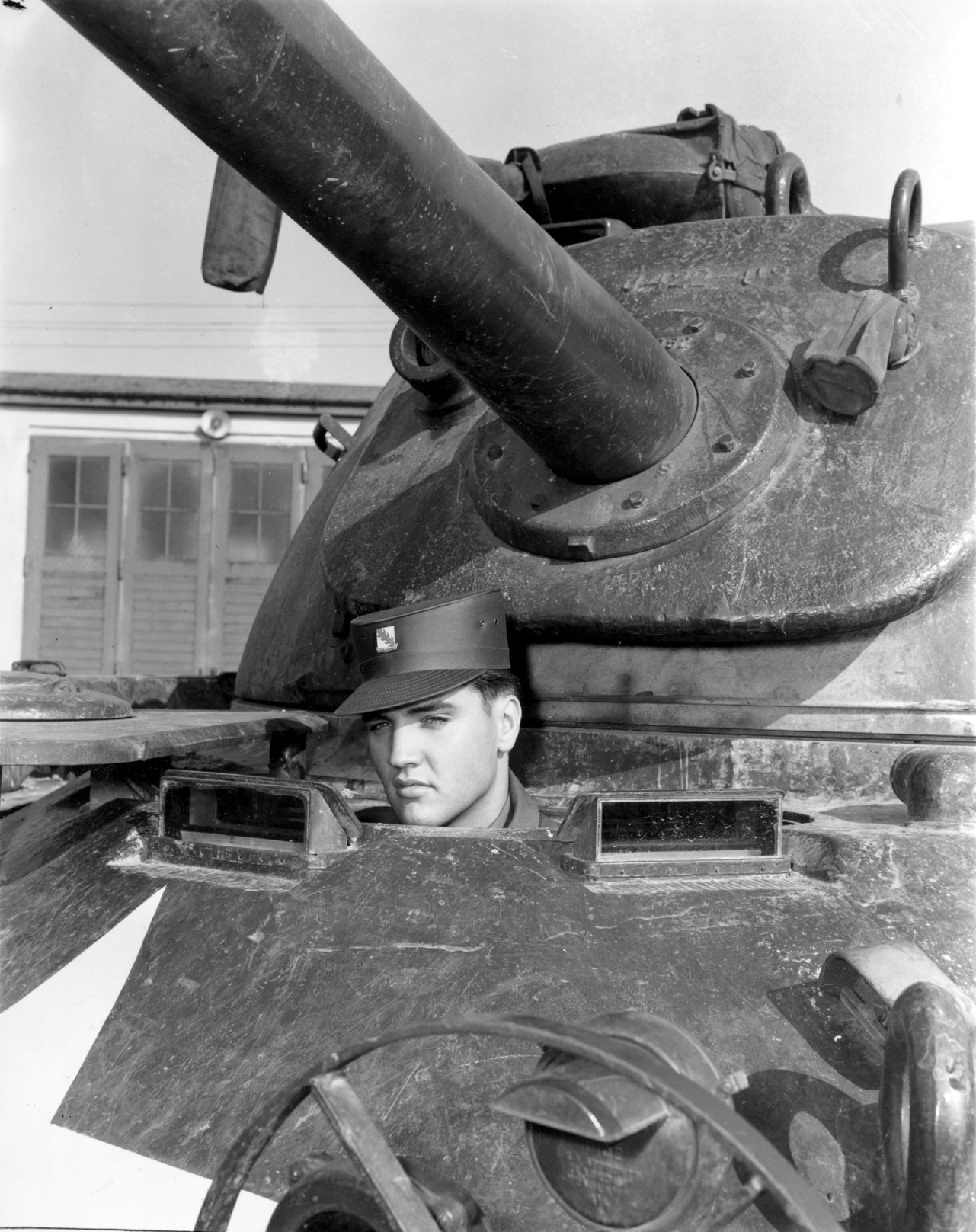 1958: Presley